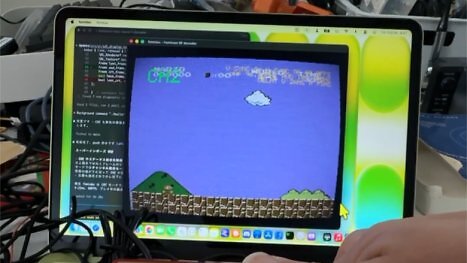 Mit "Klopf-Trick": Ex-SEGA-Ingenieur baut extrem realistischen CRT-Emulator