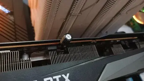 Geforce RTX 3070 mit Radio-Kondensator repariert: Grafikkarte läuft "besser als zuvor"