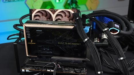 RTX 5090 für 7.000 US-Dollar: Der8auer ersetzt AiO durch Custom-Wasserkühlung