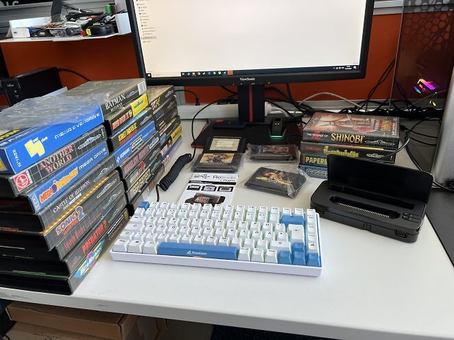 Das Kopieren der auf den Cartridges gespeicherten Spiele auf die Mikro-SD-Karten für das Krikzz Mega Everdrive Pro ist einfach. Nach dem Anschließen der Retrode 2 per USB wird diese als eigenständiges Laufwerk angezeigt.