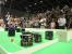 Diese kleinen Fu&szlig;ball-Roboter versuchen, den roten Spielball ins gegnerische Tor zu befördern.