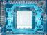 Der Sockel AM3 unterscheidet sich vom AM2 nur in einzelnen Pins. Die eigentliche Neuerung - DDR3 - befindet sich gar nicht auf dem Mainboard, sondern in der CPU (Speichercontroller) und auf den RAM-Modulen. Das Retentionmodul der AM-Sockel kombiniert zwei Halteösen mit der mittleren Haltenase der Lösung von Sockel 754/939/940, so dass auch ältere Kühler halt finden. Ähnlich wie seinerzeit beim Sockel 478 ignorieren viele Kühlerhersteller die stabilen Ösen und zwingen stattdessen zur Entfernung des ganzen Moduls.