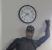 Die verrückte Uhr in der Redaktion (das Bild ist nicht gespiegelt)