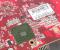 RV570: Einer der beliebtesten Chips der DX9-Ära kommt auf der X1950 Pro zum Einsatz, welche heutzutage sogar die Geforce 7950 GX2 knackt - vor allem in Kombination mit dem Arctic Cooling X2 ein flottes und leises Stück Hardware (im Bild: der Brückenchip Rialto, welcher bei den AGP-Modell verbaut wird) ... (6 Stimmen und damit 3,34 Prozent )