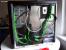 Grashüpfer-Casemod mit grünem Sleeve und Lochblech für das Mainboard (44)