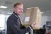 Oliver kümmert sich um den Versand der Gewinnspielpreise aus unserem Desktop-Wettbewerb. 
