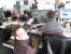Beim Probespielen der am Freitag frisch eingetroffenen Demo zu Anno 2070 bekam Carsten wichtige Tipps vom Anno-Fachmann Daniel Möllendorf. Der tauchte komischerweise an diesem Tag sehr oft am Arbeitsplatz des Kollegen auf.