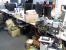 Dieser Mitarbeiter wurde dank Urlaub und Home-Office diese Woche noch nicht in der PCGH-Redaktion gesichtet. Allerdings muss es sich um ein Genie handeln, denn das regiert ja bekanntlich das Chaos. Das ist hier wohl in Form eines Arbeitsplatzes zu finden, an dem die monatlichen Aufräumarbeiten nach der Produktion spurlos vorüber gegangen sind.
