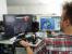 Raff spielt nicht etwa, nein, er fertigt Benchmarks an - und zwar mit der technisch und grafisch verbesserten Half-Life-Version namens Black Mesa. Irgendwie ist unser Grafikartenspezialist die ganze Woche nicht vom seinem Testsystem weggekommen, er musste ja noch Borderlands 2 und WoW: Mists of Pandaria spielen - sorry, wir korrigieren - benchen :) 