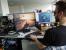 Raff steuert hier bei Grid 2 zwar schon wieder Pixelkarossen, mit einem lockeren Spielchen nach der Produktion hat das aber nichts zu tun. Gefühlte 5 Minuten vor Redaktionsschluss ermittelte er nämlich noch wichtige Leistungswerte zur GTX 7x0. Und seinem trotzdem relativ entspannten Blick entnehmen wir, dass Herr Vötter mit der Performance der Boliden zufrieden zu sein scheint.