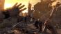 Grafisch merkt man die leistungsfähigere Hardware der PlayStation 4 erst auf den zweiten Blick. Die Weitsicht bei Dying Light ist gut, die Texturen wirken schärfer als bei vergleichbaren PS3-Spielen, und die Klamotten der Spielfiguren flattern lebendig im leichten Wind. Insgesamt wirkt alles etwas knackiger als bei Titeln der aktuellen Generation.