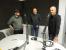 Vom Organisator zum Moderator? Hat unser Marco etwa vor, seine Orga-Tätigkeit an den Nagel zu hängen und lieber gemeinsam mit den beiden Herren im Bild einen Radiosender aufzuziehen? Zum Glück bleibt uns das Organisationstalent von Don Alberto erhalten, denn dieses Bild entstand, als er und der Spieleonkel ein Jugendzentrum im Fürth besuchten, das für seine guten, im Haus produzierten Medienbeiträge bekannt ist.