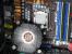 So sieht die Wärmeleitpasten-Verteilung eines von-Intel-für-Intel optimierten Kühlers nach einem längeren Burn-In aus. Immerhin geht die Kühlleistung erst bei Belastungstests aus und nicht schon in Spielen - wie bei einigen Grafikkarten.