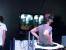 Eins der Highlights der Gamescom 2015 war mit Sicherheit der Cyberith Virtualizer, der am Caseking-Stand zu bewundern war. Natürlich wollten auch wir das vor Ort liebevoll "Auf-die-Fresse-Fall-Simulator" getaufte Gerät testen. Da unserem Spieleonkel jedoch schon im letzten Jahr beim Spielen mit der VR-Brille schlecht geworden ist, musste ein anderes Opfer, Korrektur, ein anderer Redakteur ran. Die Wahl fiel auf den Audio-Phil, der nach einiger Eingewöhnungszeit mit dem Laufstall sehr gut klar kam. Und wenn wir ehrlich sind, macht unser Goldöhrchen, wie man sieht, auch hier eine gute Figur.