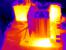 Trotz allgemeiner Entwarnung: Setzt man einen Tower-Kühler mit geringem Nebenstromanteil auf ein Mainboard ganz ohne Kühlkörper können sehr wohl unangenehm hohe Temperaturen (hier 126 °C) entstehen.
