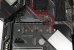 Laut Handbuch sieht man hier links einen M.2-Slot mit PCH-Anbindung und rechts sieht man gar nichts. Dieses Nichts ähnelt auf dem Asrock Z490 Phantom Gaming Velocitá aber verdächtig einem an den CPU-Sockel angebunden M.2-Steckplatz.