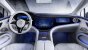Mercedes EQS mit optionalem MBUX Hyper-Screen mit Nvidia Chipsatz und drei Bildschirmen unter einer Glashaube.
