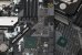 Trotz seiner kurzen Lebensdauer erhielt der Sockel 1200 einen eigenen PCH: Das Silizium des Z590 (links) unterscheidet sich deutlich von Coffee Point (Z490, rechts. Auch für H470, Z390, H370, B360 und H310 genutzt) und kommt sonst nur noch beim H570 und B560 zum Einsatz.