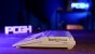 Das Floppy-Disk-Laufwerk ist leider bloß Show. Interessant wäre beispielsweise ein SD-Karten-Reader gewesen, mit dem man dann einen Datenträger mehr zur Auswahl hätte, ohne einen der drei USB-Slots belegen zu müssen.