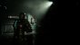 Die Stochastic Screen Space Reflections der Frostbite Engine sind auch in Dead Space generell sehr ansehnlich. Allerdings setzen sie - ebenfalls typisch Frostbite - bei Verdeckung sehr großräumig aus. Gut zu sehen unter Isaacs Ellenbogen. Das müsste selbst ohne Raytracing erwiesener Weise nicht so sein und ist uns bereits in Battlefield 1, Battlefront und Mass Effect Andromeda sehr negativ aufgefallen. Meh, DICE.