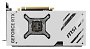 Die Rückseite der MSI Geforce RTX 4070 Ventus 2X White wird von einer weißen Backplate bedeckt. Darunter kommt das schwarze PCB zum Vorschein.