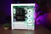 Phanteks stellt für das NV5 die eigenen D30 120er-Lüfter in RGB-Optik in den Vordergrund. Mit einer Mischung von "Reversed"- und normalen Fans lässt sich mit der Vitrinen-Optik ein helles, vorzeigbares System bauen.