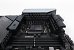 Asus Z790 Dark Hero: Die Spannungswandlerkühler haben den gleichen, raumgreifenden Umriss wie bei Z690 Hero und Z790 Hero, aber eine kleinere Zahl gröberer Kühlrippen.