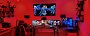 Grestorn: "Hier ein paar Impressionen von meinem Mancave. Ist aber bei weitem nicht so stylisch, wie Deines...Der Monitor links ist ein Samsung G9 OLED. Um dem Thema des Threads Genüge zu tun.&nbsp;<br>Ich bin leidlich zufrieden. Das Bild ist OK, aber dass Samsung das Gerät derart mit unnötiger SW vollgepackt hat, nervt tatsächlich enorm."<br>&nbsp; (1)