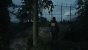 Auch unsere spezielle Nvidia-Test-Version von Alan Wake 2 bietet DLSS 4 und MFG. Allerdings ohne Legacy-Mode, also das "alte DLSS". DLSS 4 ist Blackwell-exklusiv, das neue Transformer-DLSS läuft indes auch auf älteren RTX-GPUs. <br><br>Hier sehen Sie DLSS mit Transformer-AI auf einer RTX 4070 Ti (4K, DLSS Performance). Insbesondere feinere Details wie die Vegetation, Zaun, Stacheldraht profitieren sichtbar.