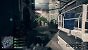 Zumindest bislang verfügt Battlefield 6 über keine Raytracing-Effekte. Dies ist insbesondere an den Spiegelungen sichtbar, für welche die Entwickler Screen-Space- sowie Cube-Map-Reflections nutzen. Die SSRs sind prinzipiell schick, kommen allerdings mit den typischen Nebeneffekten und Problemen bei Verdeckung. Ist die SSR verdeckt, kommt die darunterliegende, leider sehr grobpixelige Cube-Map-Spiegelung hervor. Auch Fensterscheiben werden von pixeligen Cube-Map-Reflections bekleidet.