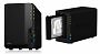 NAS-Systeme mit Einschüben für zwei 3,5-Zoll-Festplatten gibt es schon ab 270 Euro (<a href="https://www.pcgameshardware.de/webservices/aref/?a=https%3A%2F%2Fwww.amazon.de%2FTERRAMASTER-F2-425-2-Bay-NAS-Speicher-Speicher-Multimedia-Server%2Fdp%2FB0FH2HTHQD%3F__mk_de_DE%3D%25C3%2585M%25C3%2585%25C5%25BD%25C3%2595%25C3%2591%26crid%3D8E4AL3II3NH5%26dib%3DeyJ2IjoiMSJ9.ct9hbOzjbgDufO2Axb4eUVeIxra1W5sO4tI_fuNcZi_wuOVQGzq-KGyM6QuFb4dSVzmJzsQ8kMeU4KoxHN4sAM_JUCIOAar_vCoYpqZ0xpJrPtCTBteCueALMPA_l7XmoBniz5Y_5rV7_lgB9WTn6TaXmPPDPB1nVLwt3Cs1pNHuI1wnHBBucxDqoQcx-xT-nbSdcszjgHvEs4E9pXyU0oi134T_-NTxsUk1zDFjhmA.2xc6GcOYLxIYqmCBLK1WKbFL0-17ZhrrFjujtJcOTEM%26dib_%26keywords%3DTerramaster%252BF2%26qid%3D1758533175%26sprefix%3Dterramaster%252Bf2%252Caps%252C71%26sr%3D8-3%26th%3D1%26linkCode%3Dll1%26linkId%3D9d40a296eae37dfa8af0bee92ed0a656%26language%3Dde_DE%26ref_%3Das_li_ss_tl%26tag%3Dpcgh-21%26ascsubtag%3Darticle&s=CM24S1P1A1482451Z" >Terramaster F2-425</a>). Für das empfehlenswerte und mit zwei Seagate Ironwolf mit 4 TB Kapazität bestückte <a href="https://www.pcgameshardware.de/webservices/aref/?a=https%3A%2F%2Fwww.amazon.de%2FSynology-DS218-2-Bay-Desktop-NAS-Geh%25C3%25A4use%2Fdp%2FB078JCKD98%3F__mk_de_DE%3D%25C3%2585M%25C3%2585%25C5%25BD%25C3%2595%25C3%2591%26crid%3DH8KL2Y1SSZ9R%26dib%3DeyJ2IjoiMSJ9.DUX_vHLumSOKdgeLoOntOgISaxEHKDfFTKjXsOCqeizfm--PbYvpNZnwyNw_tLbnt7NToH-6la-YPjEWePk-aUUDt0CubooaIljngV9K3K83eYxMXBZlmFDrvk7EFDbZDF3hqdEdk0ct-MHJk6o7jFz8xi1PfCBA74S8h9m7IY4kvVa0vqJ1Sdq4jhaWeLxeG_SlD6IyA9Mq0uqXG2D0TcIOfaAsCEiU3jJhG3fJXKilj8Y_j8Vzh5KATFOkmCnXjuYXxQ67zVc3tavpmyqZAWe8MsWhnmFahHA9-azQNgY.dw_AorWOjiI96aHS6mWN0dJBxXF4AkHR5ObLHV7Fvv8%26dib_%26keywords%3DSynology%252BDS218%252B2%252BBay%252BDesktop%252BNAS%252BGeh%25C3%25A4use%26qid%3D1722941692%26s%3Dcomputers%26sprefix%3Dsynology%252Bds218%252B2%252Bbay%252Bdesktop%252Bnas%252Bgeh%25C3%25A4use%252Ccomputers%252C183%26sr%3D1-3%26th%3D1%26linkCode%3Dll1%26linkId%3D6345aed4930555a8350cbab9fa4290fb%26language%3Dde_DE%26ref_%3Das_li_ss_tl%26tag%3Dpcgh-21%26ascsubtag%3Darticle&s=CM24S1P1A1482451Z" >Synology DS218 </a><a href="https://www.pcgameshardware.de/webservices/aref/?a=https%3A%2F%2Fwww.amazon.de%2Fdp%2FB07G3D8FPP%3Fsmid%3DA2DAVFDV9G3PAR%26linkCode%3Dll1%26linkId%3D560ecca1872f237fbc2b23327ef5d5c5%26language%3Dde_DE%26ref_%3Das_li_ss_tl%26tag%3Dpcgh-21%26ascsubtag%3Darticle&s=CM24S1P1A1482451Z" >4TB </a><a href="https://www.pcgameshardware.de/webservices/aref/?a=https%3A%2F%2Fwww.amazon.de%2FSynology-DS218-2-Bay-Desktop-NAS-Geh%25C3%25A4use%2Fdp%2FB078JCKD98%3F__mk_de_DE%3D%25C3%2585M%25C3%2585%25C5%25BD%25C3%2595%25C3%2591%26crid%3DH8KL2Y1SSZ9R%26dib%3DeyJ2IjoiMSJ9.DUX_vHLumSOKdgeLoOntOgISaxEHKDfFTKjXsOCqeizfm--PbYvpNZnwyNw_tLbnt7NToH-6la-YPjEWePk-aUUDt0CubooaIljngV9K3K83eYxMXBZlmFDrvk7EFDbZDF3hqdEdk0ct-MHJk6o7jFz8xi1PfCBA74S8h9m7IY4kvVa0vqJ1Sdq4jhaWeLxeG_SlD6IyA9Mq0uqXG2D0TcIOfaAsCEiU3jJhG3fJXKilj8Y_j8Vzh5KATFOkmCnXjuYXxQ67zVc3tavpmyqZAWe8MsWhnmFahHA9-azQNgY.dw_AorWOjiI96aHS6mWN0dJBxXF4AkHR5ObLHV7Fvv8%26dib_%26keywords%3DSynology%252BDS218%252B2%252BBay%252BDesktop%252BNAS%252BGeh%25C3%25A4use%26qid%3D1722941692%26s%3Dcomputers%26sprefix%3Dsynology%252Bds218%252B2%252Bbay%252Bdesktop%252Bnas%252Bgeh%25C3%25A4use%252Ccomputers%252C183%26sr%3D1-3%26th%3D1%26linkCode%3Dll1%26linkId%3D6345aed4930555a8350cbab9fa4290fb%26language%3Dde_DE%26ref_%3Das_li_ss_tl%26tag%3Dpcgh-21%26ascsubtag%3Darticle&s=CM24S1P1A1482451Z" >2 Bay </a>im Bild müssen Sie allerdings 500 Euro zahlen.