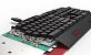 Das hauptsächliche Unterscheidungsmerkmal zwischen einer mechanischen und einer Rubberdome-Tastatur ist die Mechanik und die Auslösetechnik der Tastenschalter.