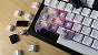 Der Hator Aurum Ice Magnetic Switch bietet alle für Spieler nützlichen Magnetschaltertechniken. Dazu gehören ein manuell festlegbarer Auslösepunkt, Rapid Trigger, Dynamic Key Stroke (DKS), Mod Tab (MT), Snap Key/Snap Tap und Toggle Switch (TGL).