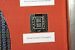 Solange der Athlon 64 X2 über Pentium D dominierte, zählte für AMD nur Leistung. Bei überlegenen Core 2 Quad verhöhnte man den Multi-Chip-Aufbau dann als "unechte Quadcores" und riet, auf Phenom zu warten. Jahre später wiederholte sich das Spiel mit umgekehrten Vorzeichen, als Intel AMDs Epyc-Prozessoren als "zusammengeklebt" diffamierte.
