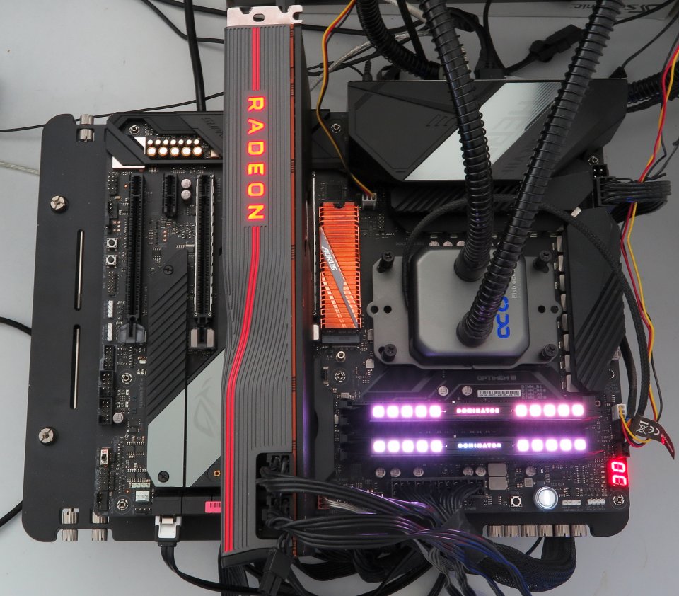 Das PCGH-GPU-Rig 2020/2021 @ Testbench aus der Vogel-Perspektive