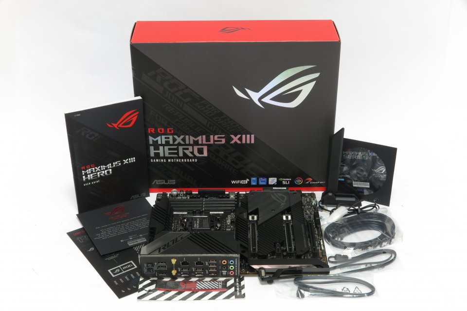 Asus Maximus XIII Hero: Packungsinhalt