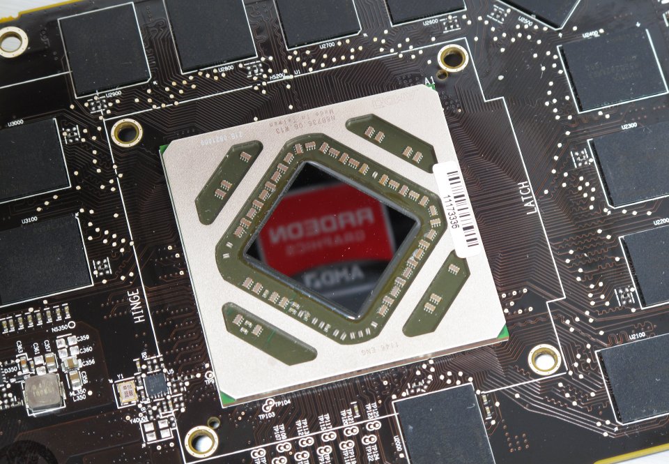 Radeon HD 7970: Mit dem Tahiti-Chip als Startschuss der GCN-Ära setzte sich AMD selbst ein Denkmal. Dank wegweisender Konzeption sind die gut zehn Jahre alten Grafikkarten immer noch für das eine oder andere Spiel zu haben.