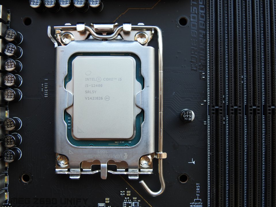 Intel Core i5-12400 im Test: Der 5600X-Konkurrent, der 14 Monate zu spät kam (2)