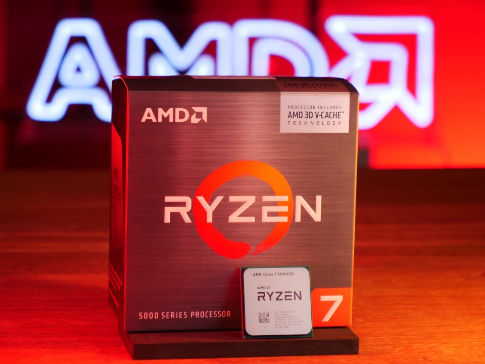 AMD Ryzen 7 5800X3D im Test: Mit 3D-V-Cache und hoher Effizienz gegen Intel. (8)