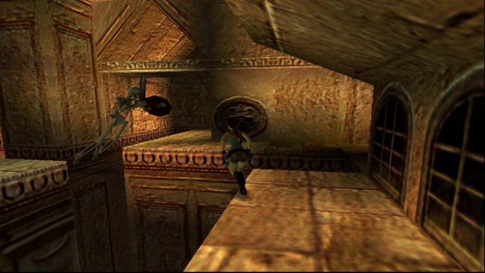 <strong>Tomb Raider 4 (1999): </strong> Im vierten Teil mit Lara Croft läuft es noch einigermaßen ordentlich, aber man merkt bereits die Abnutzungserscheinungen. Auch wenn Lara so frisch wie am ersten Tag aussieht, Kunden lassen sich so nur schwer finden, trotz redlicher Bemühungen. Das Konzept der Serie benötigt dringend frischen Wind.