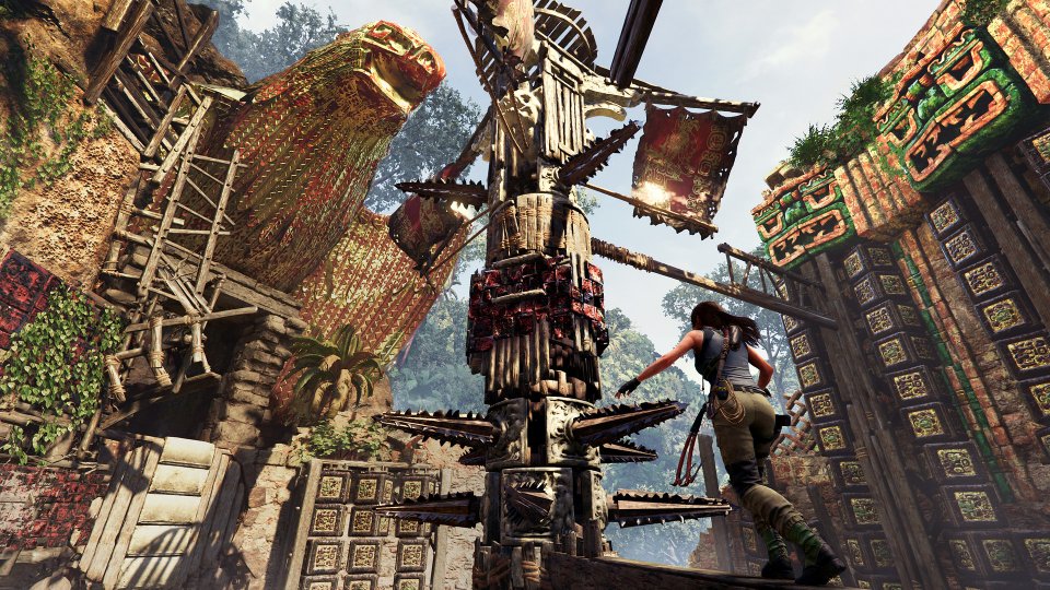 <strong>Tomb Raider 11 (2018):</strong> Der Entwicklerwechsel zu Eidos Montreal zeigt sich auch in der Bewertung wieder. Der elfte Teil ist grundsolide, aber auch nicht mehr. Technisch erfreulich, sind es vorwiegend wieder die Geschichte und deren Ausführung, die Potenzial hat. Komplexere Rätsel und Geschicklichkeitseinlagen wanden weitestgehend in optionale Gräber.