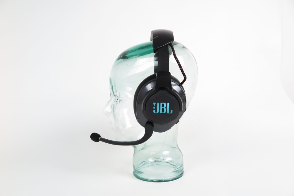 JBL Quantum 610 Wireless (2)