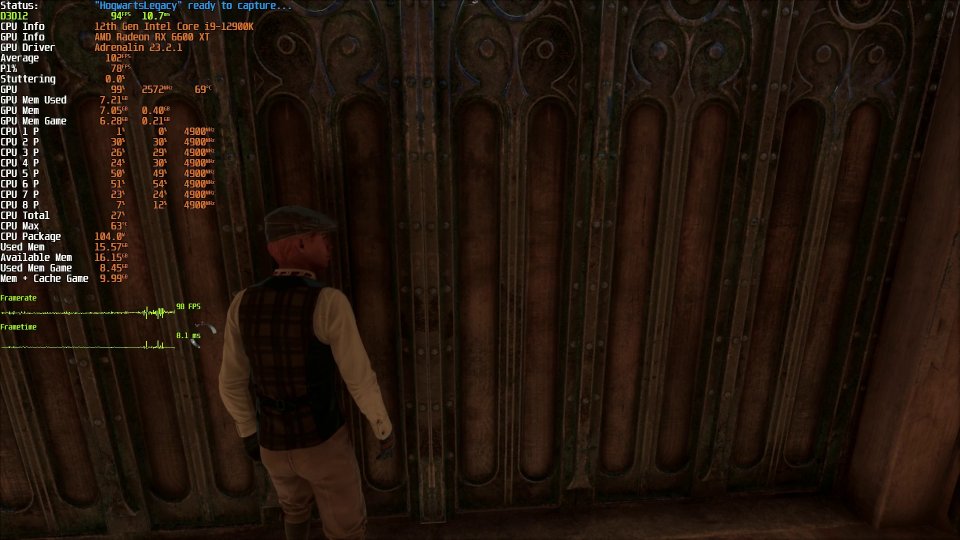 Hogwarts Legacy - Tuning - Die erste Türe mit merklicher Ladepause. Bei ca. Sekunde 40 treten wir vor dieses Streaming-Portal in Form einer Türe zum Garten im Inneren Hogwarts.