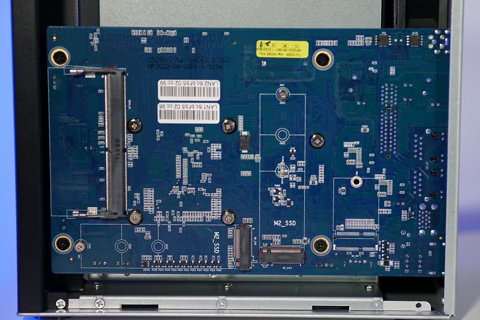 Terramaster NAS T6-423 (9)