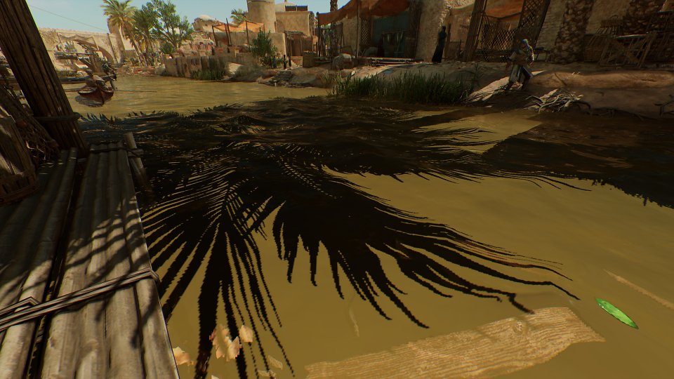 Assassin's Creed Mirage - Prinzipiell sind die Schatten trotz fehlendem Contact Hardening-Ansatz hübsch (ein solcher zeichnet Schatten mit zunehmender Entfernung vom Schatten werfenden Objekt realistisch weich). Auch die Wasserdarstellung ist ansehnlich. Doch nicht in Kombination, denn die Wasseroberfläche deaktivert die Filterung der Shadow Maps. Vergleichen Sie die pixelige Silhouette der Palmwedel auf dem Wasser und auf dem Steg direkt daneben.