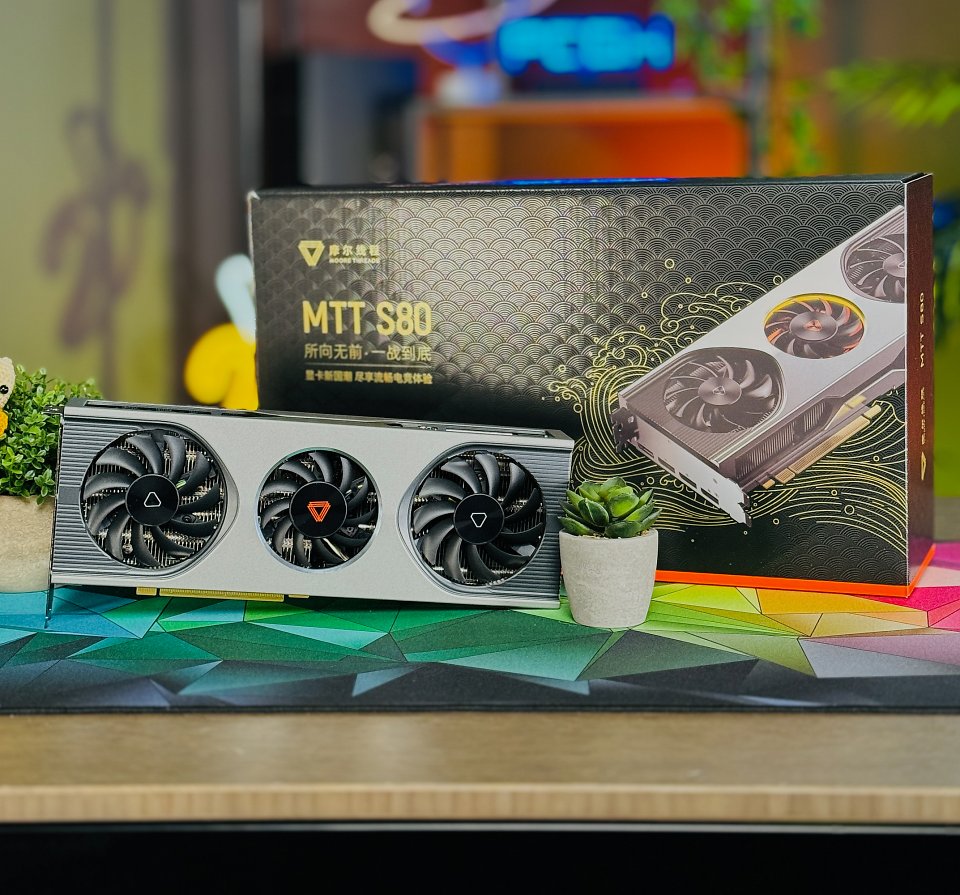 Mit der Moore Threads MTT S80 ist zwar mittlerweile die erste PCI-Express-5.0-Grafikkarte auf dem (chinesischen) Markt, ihre Rechenleistung reicht allerdings nicht einmal an die 3.0-Flaggschiffe heran.