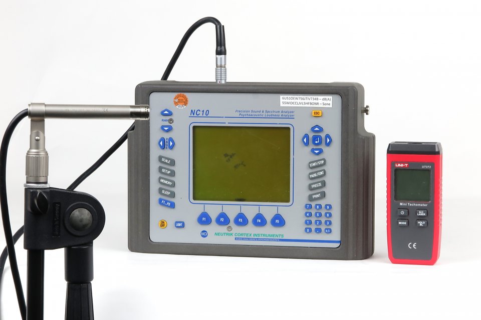 Cortex Analyzer NC10 zur Messung der Lautheit, Lasermessgerät, um die Drehzahl zu erfassen.