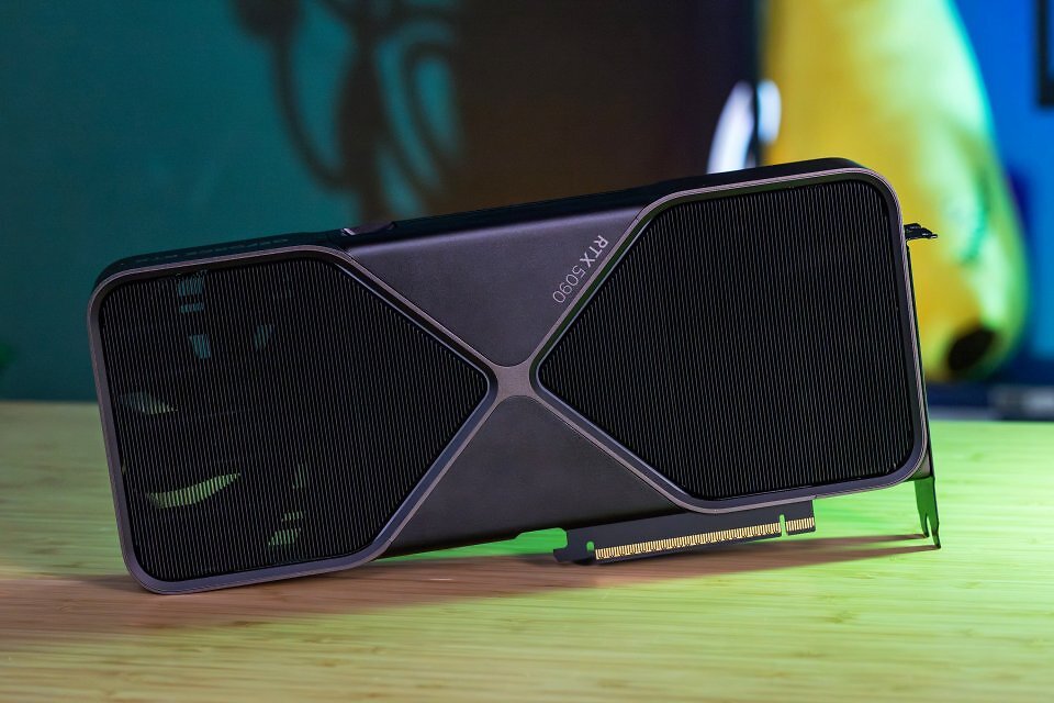 32 GiByte GDDR7-Speicher, 21.760 Shader-Rechenwerke und mehr als 100 Tera-FLOPS Rechenleistung: Nvidia Geforce RTX 5090 im Mega-Test (2)