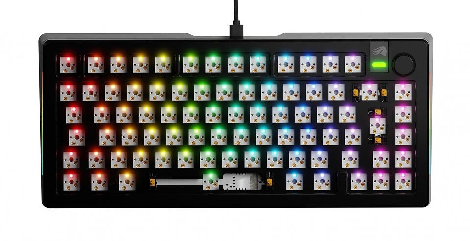 Innovativ: Die Hot-Swap-Platine des Glorious GMMK 3 Barebone nimmt wie das PCB aller GMMK-3-Modelle sowohl mechanische MX-Schalter (3/5 Pin) als auch magnetische Hall-Effekt-Switches auf.