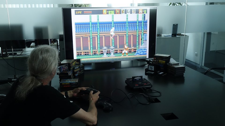 <i>Shadow Dancer: The Secret of Shinobi </i>ist einer der Titel, aus meiner Mega-Drive-Spielesammlung, bei dem es leichte Probleme mit der Grafik gibt (weißer statt schwarzer Hintergrund)